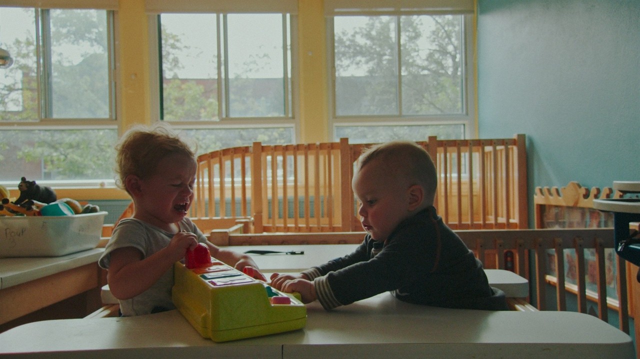 Two toddlers playing